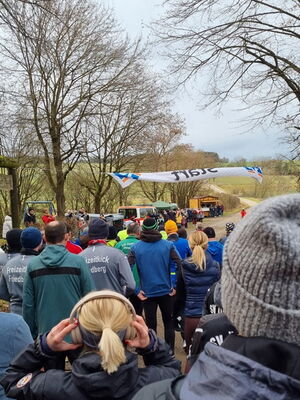 Zahlreiche Teilneher beim 1. Silvesterlauf in Völlkofen