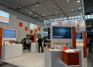 Der diesjährige EMUGE-Messestand auf der AMB 2024. EMUGE ist unser Hersteller mit dem größten Programm rund um das Gewinde.