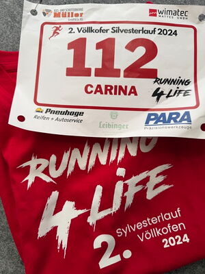 Als Andenken gab es noch ein T-Shirt für den 2. Silvesterlauf Völlkofen für die Angelo Stiftung